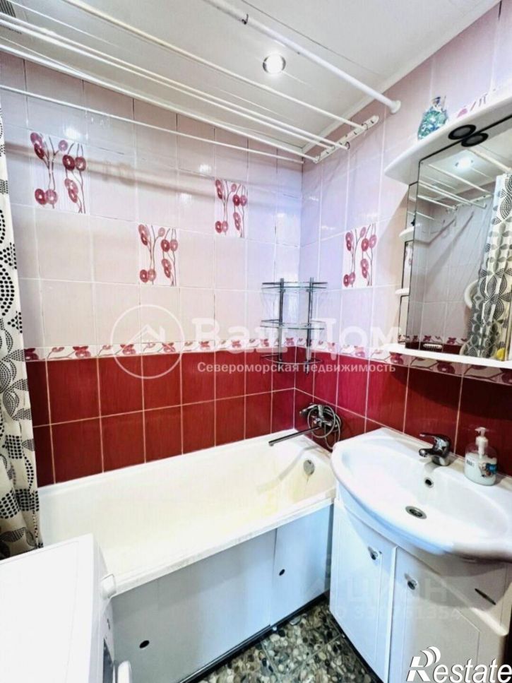 3-комн квартира улица Сафонова, 26,  д. 26