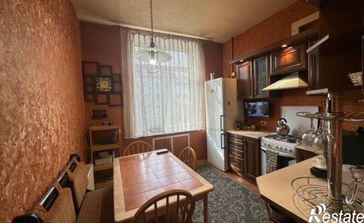 4-комн квартира улица Сафонова, 23,  д. 23