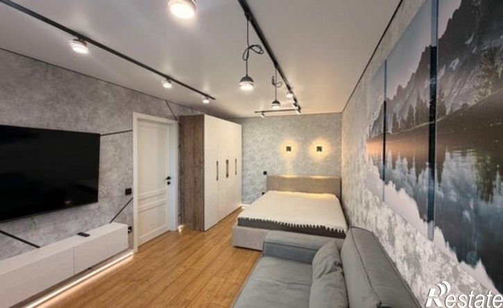 2-комн квартира Мурманск, улица Академика Книповича, 25