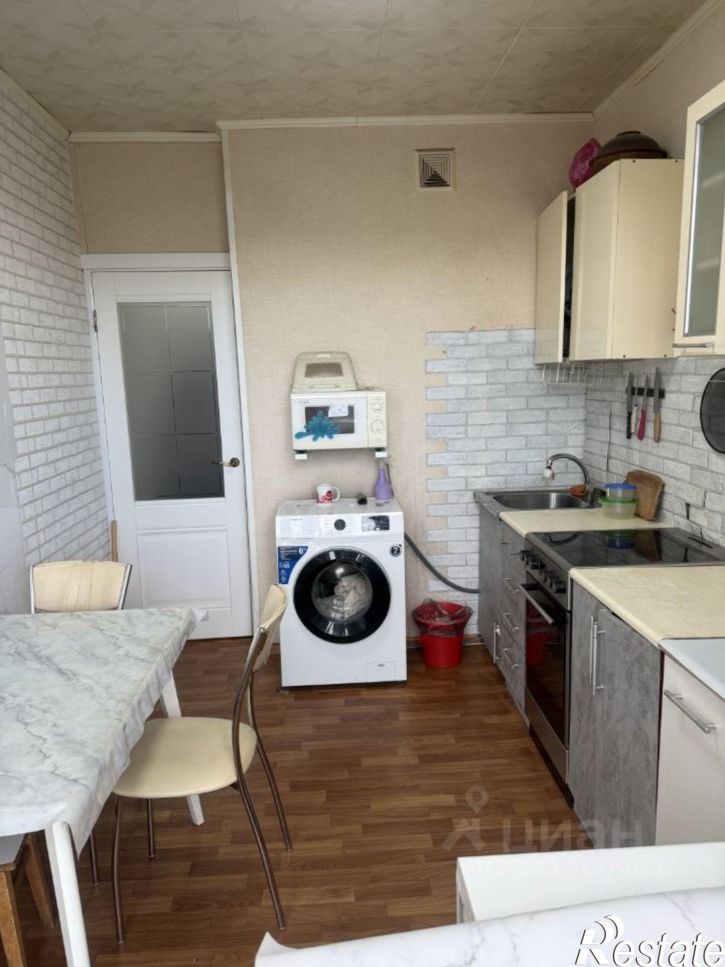 2-комн квартира Мурманск, улица Адмирала Флота Лобова, 27к1