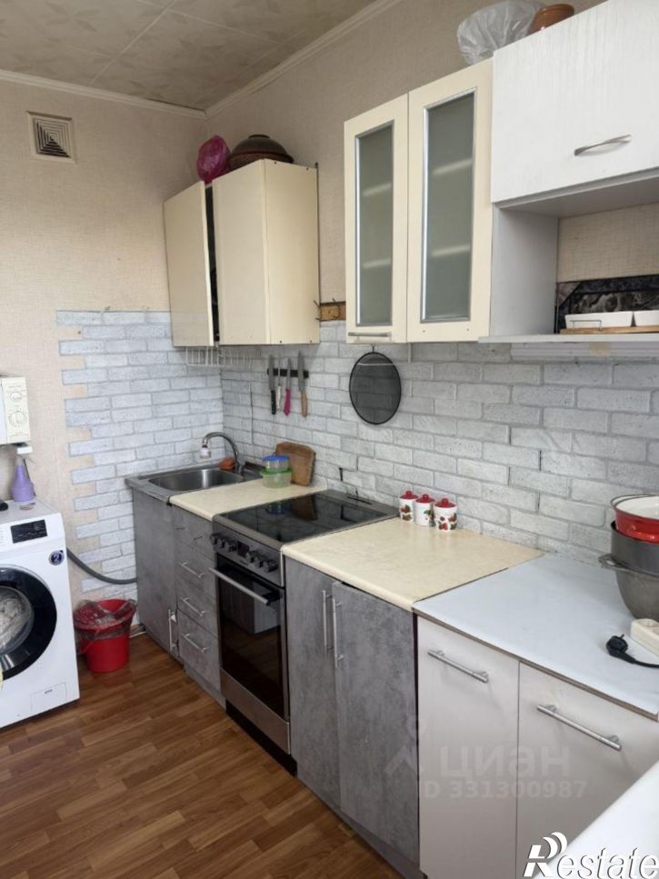 2-комн квартира Мурманск, улица Адмирала Флота Лобова, 27к1